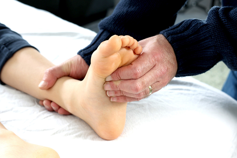 podiatrists insurance - patient foot treatment